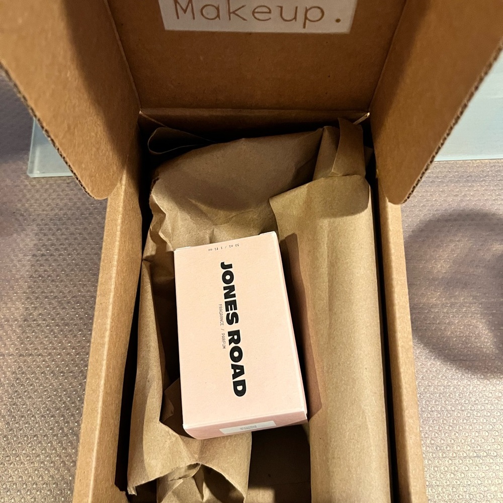 NWT Jones Road Shower Fragrance Perfume in Box.